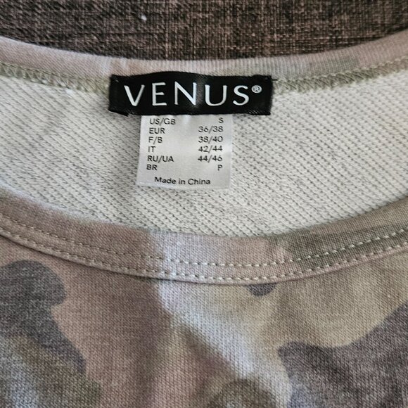 Distressed camouflage crew neck*NWOT* - Picture 3 of 4